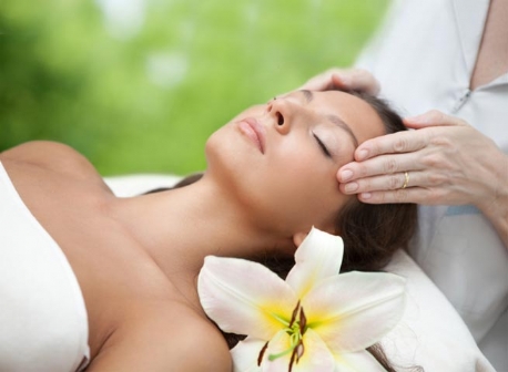 Enjoying a duo massage together at Mandarin Spa Netherlands